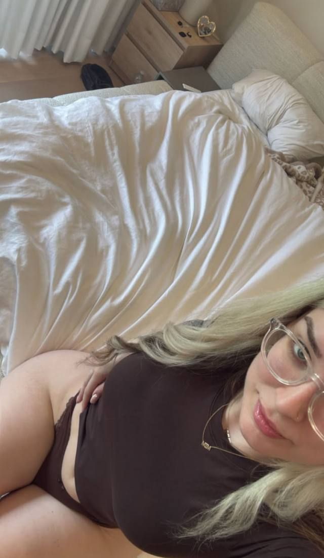 Hey lovebirds! Hii 👋I am Jenny , your massage and fun 💋HMU for more inquires ❤️ - Image 2